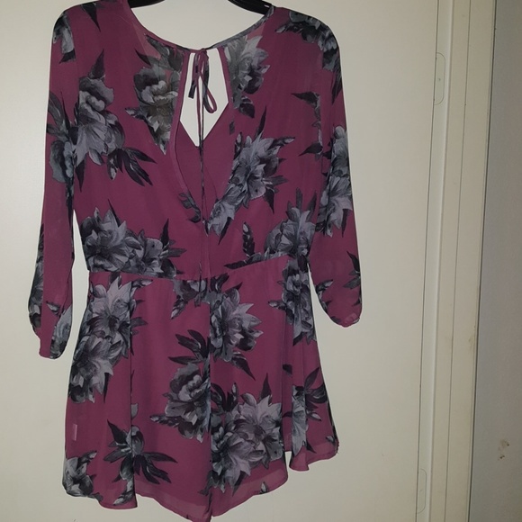 Romper - Picture 2 of 4